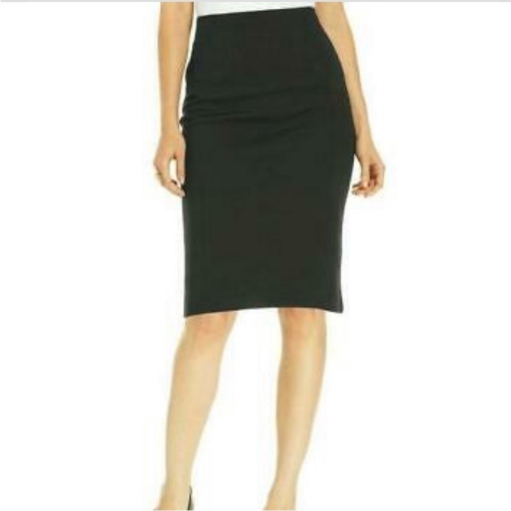 NY Collection Black Pencil Skirt W/Back Zipper. New with tags. Size 8P